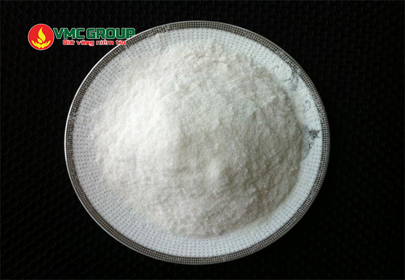 Ammonium Chloride có dạng bột tinh thể màu trắng